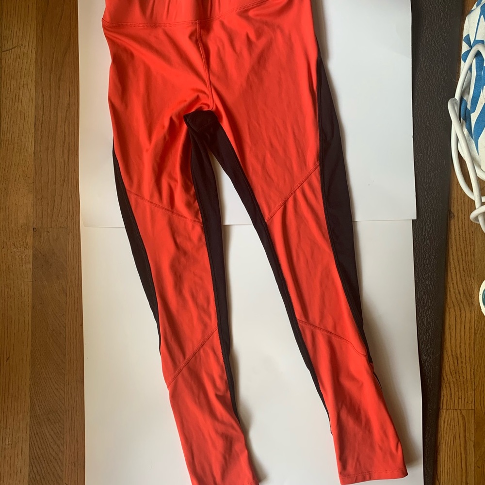 Athleta NWOT Homestretch Run Tight Size Small - Picture 3 of 14